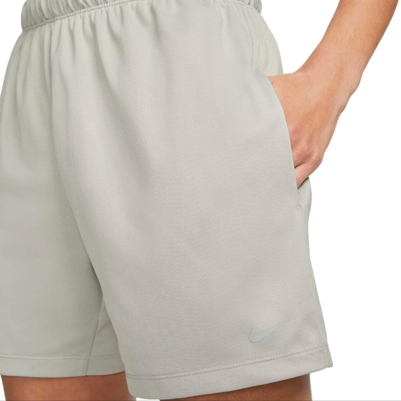 * Nike Women's MidRise DriFIT Attack Foldover Training Shorts Light Grey Size XL - Picture 3 of 15